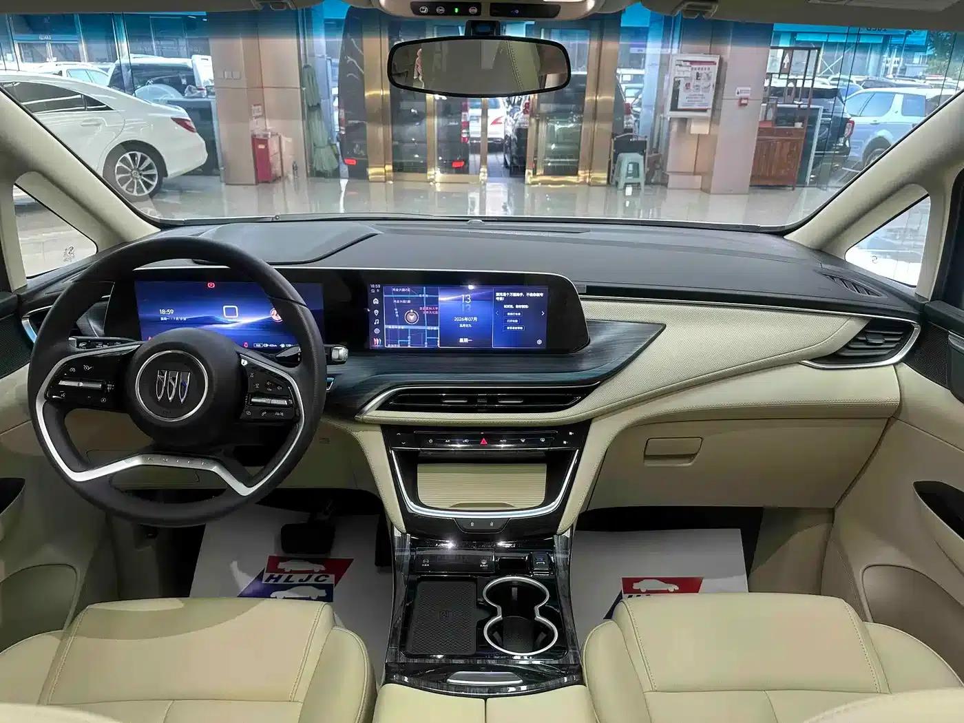 Buick GL8 PHEV 2025 Land Cruiser First Edition — миниатюра 9