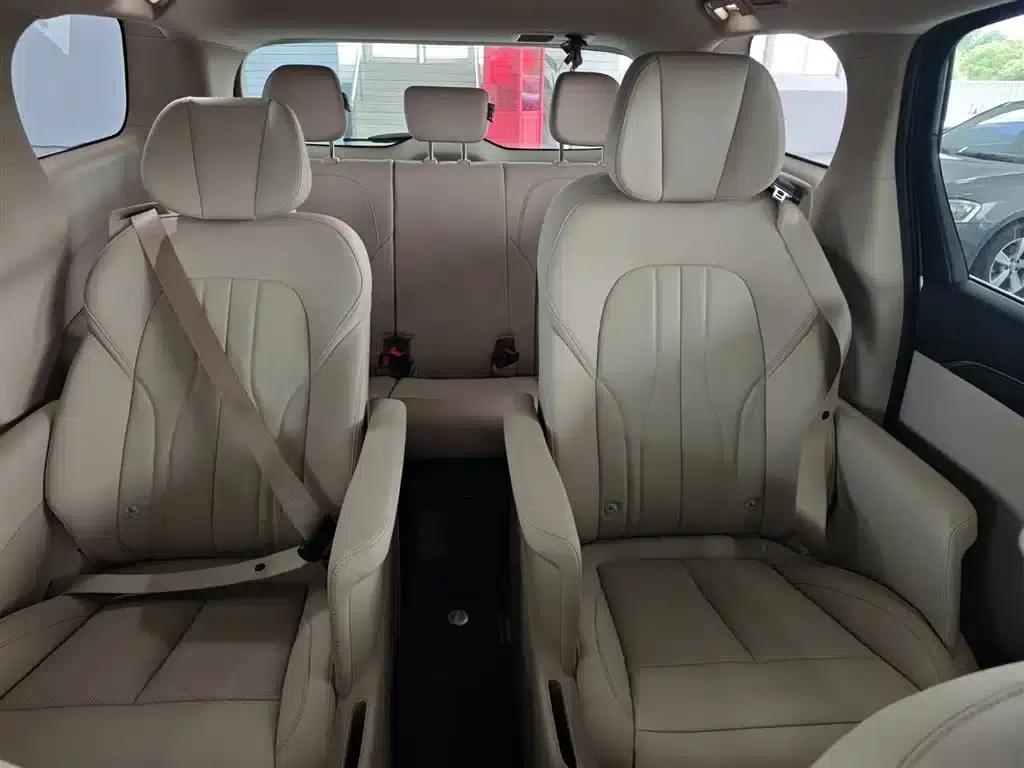 Buick GL8 PHEV 2025 Land Cruiser Premium Edition — миниатюра 14
