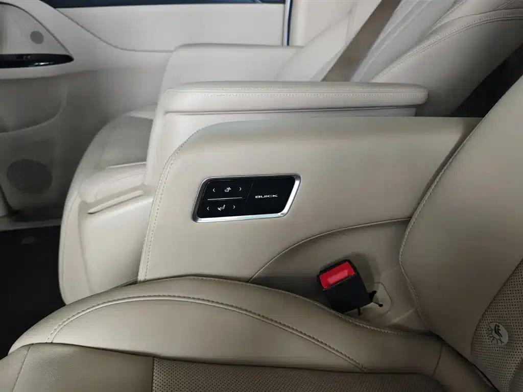 Buick GL8 PHEV 2025 Land Cruiser Premium Edition — миниатюра 15