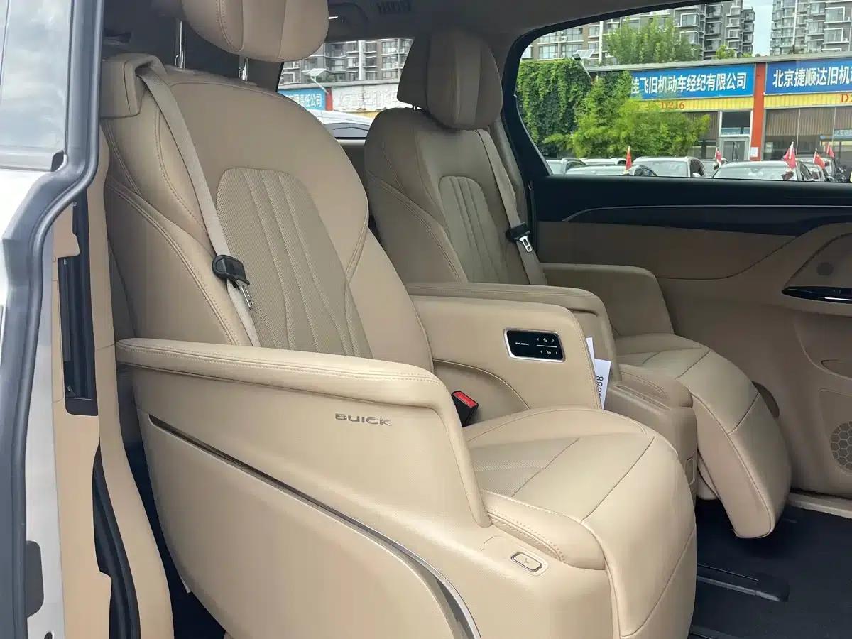 Buick GL8 PHEV 2025 Land Cruiser Premium Edition — миниатюра 16