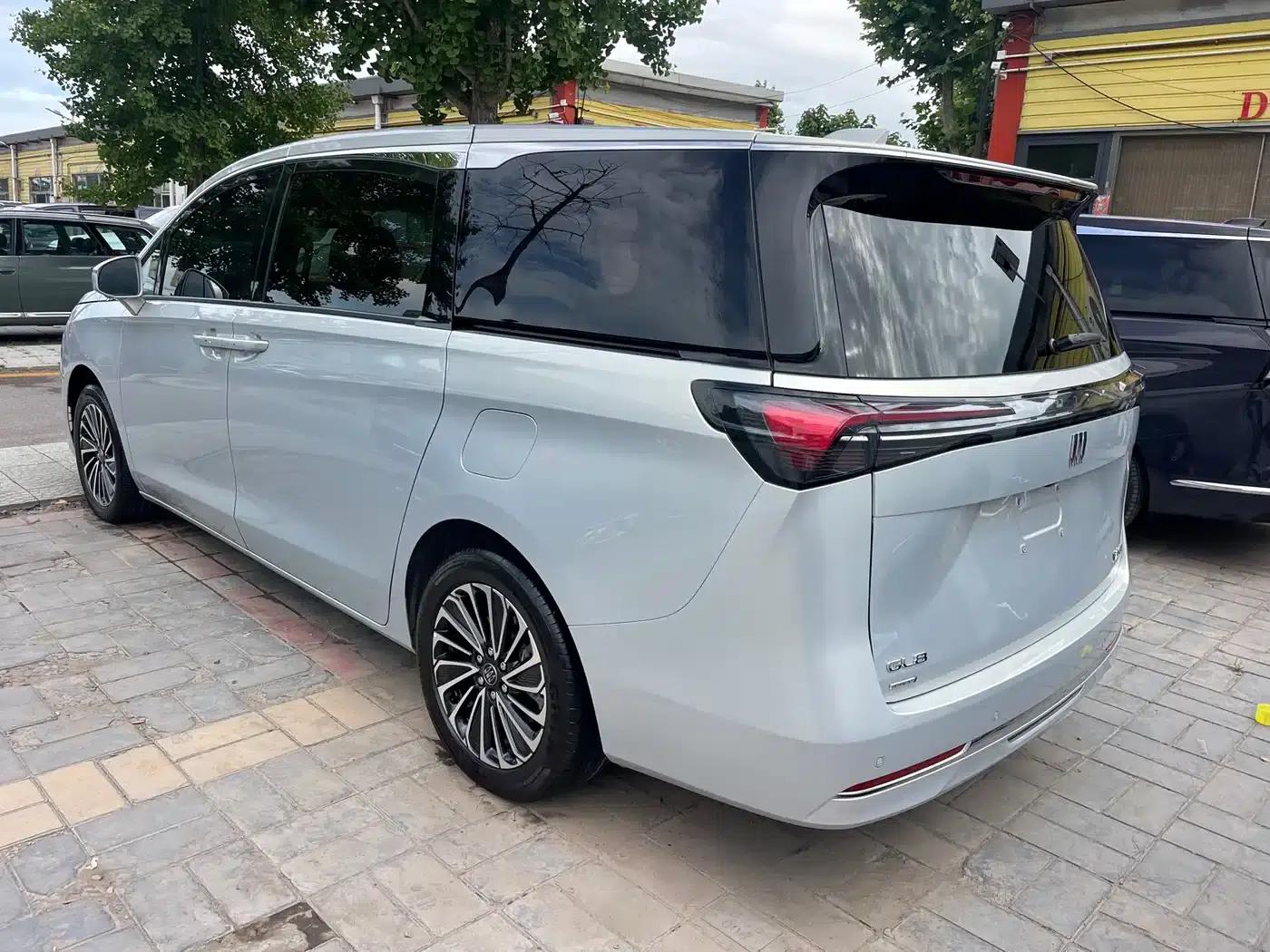 Buick GL8 PHEV 2025 Land Cruiser Premium Edition — миниатюра 6