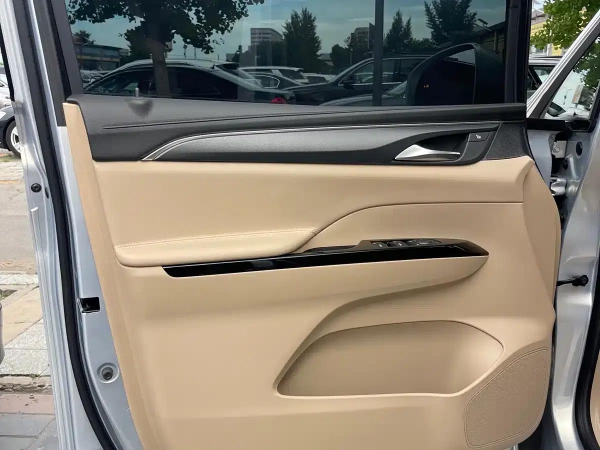 Buick GL8 PHEV 2025 Land Cruiser Premium Edition — миниатюра 8