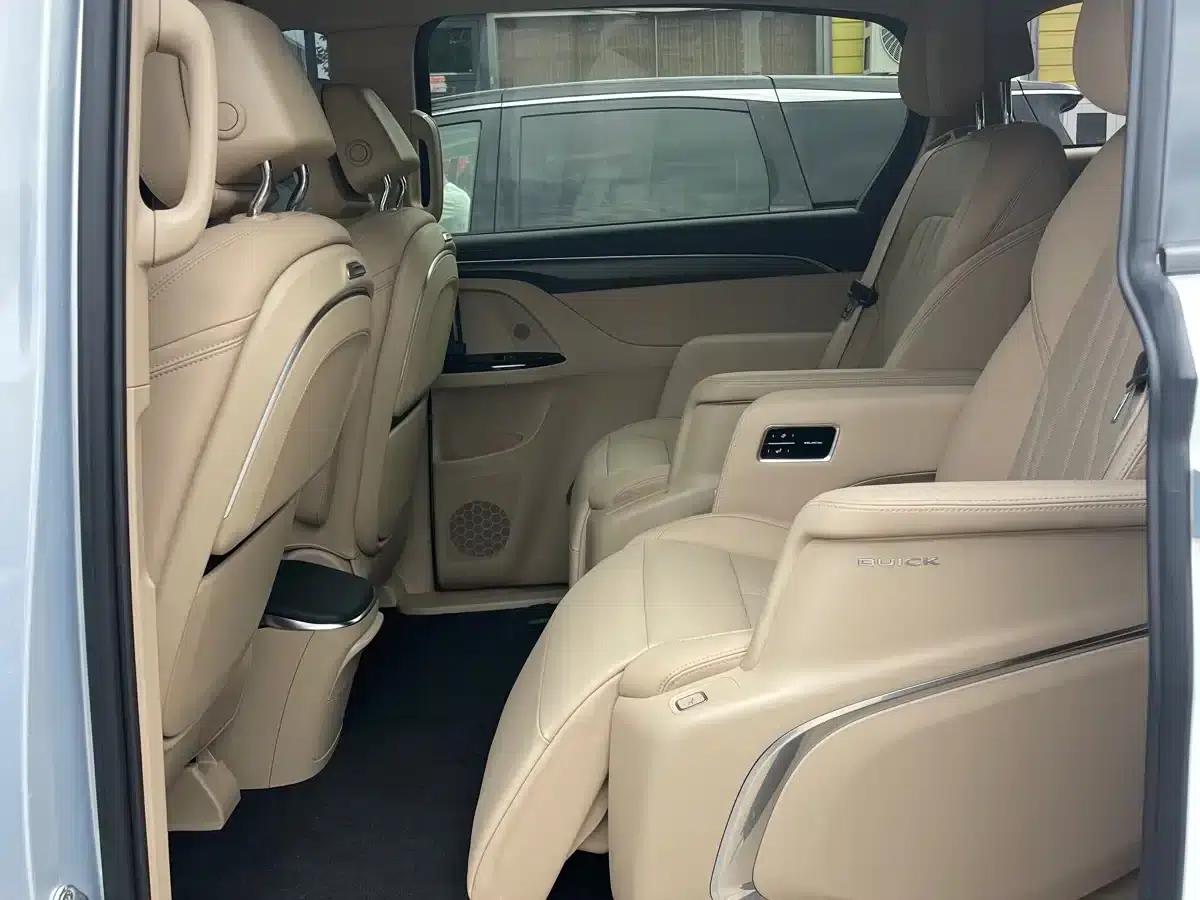 Buick GL8 PHEV 2025 Land Cruiser Premium Edition — миниатюра 10