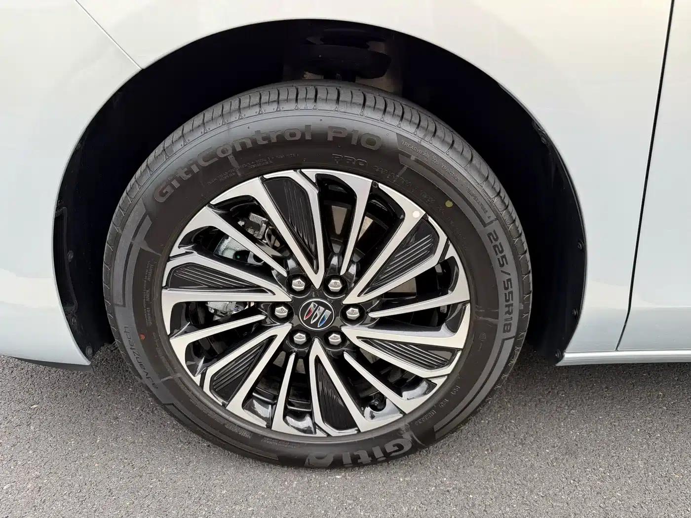 Buick GL8 PHEV 2025 Land Cruiser Premium Edition — миниатюра 16