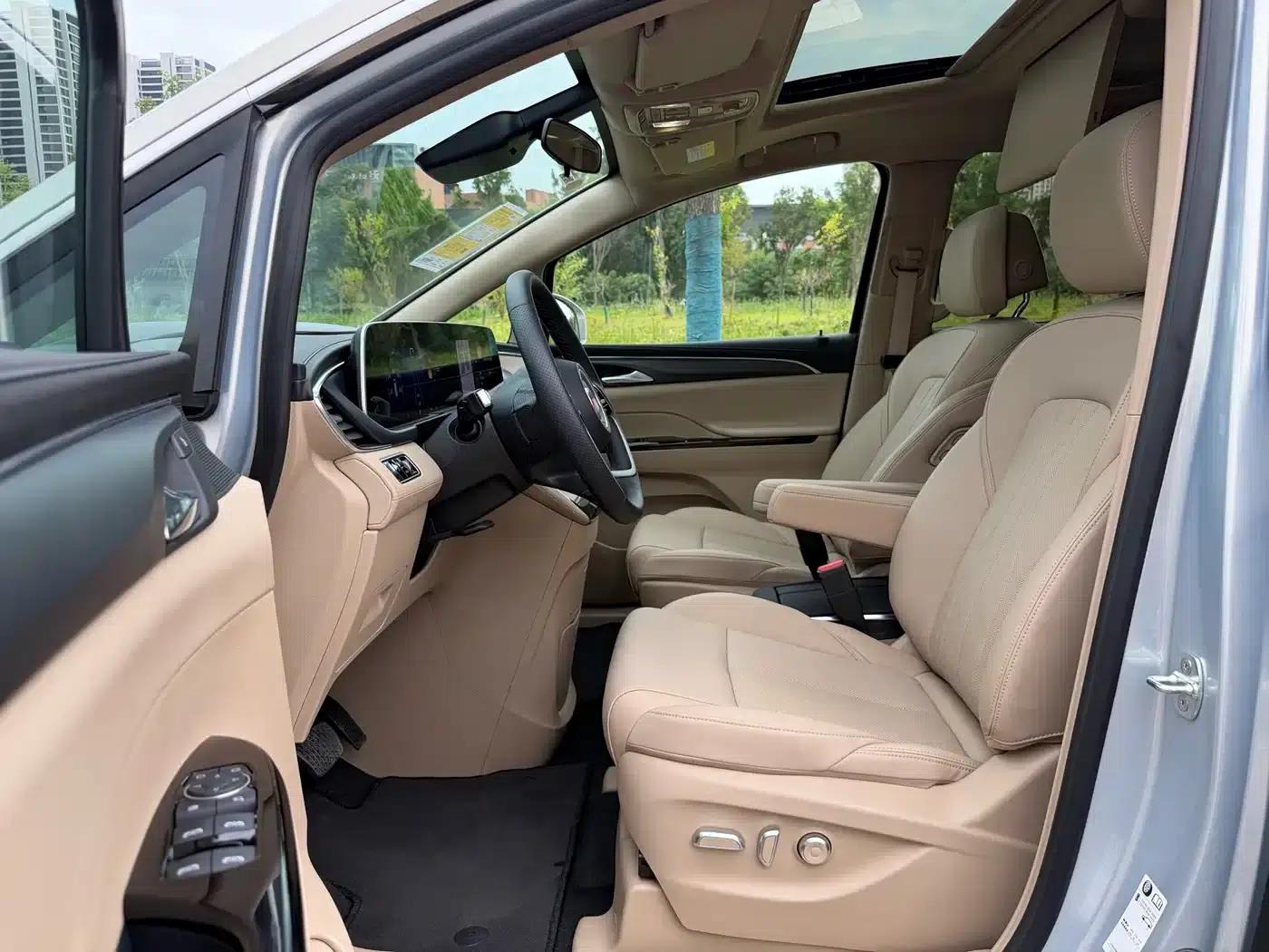 Buick GL8 PHEV 2025 Land Cruiser Premium Edition — миниатюра 6