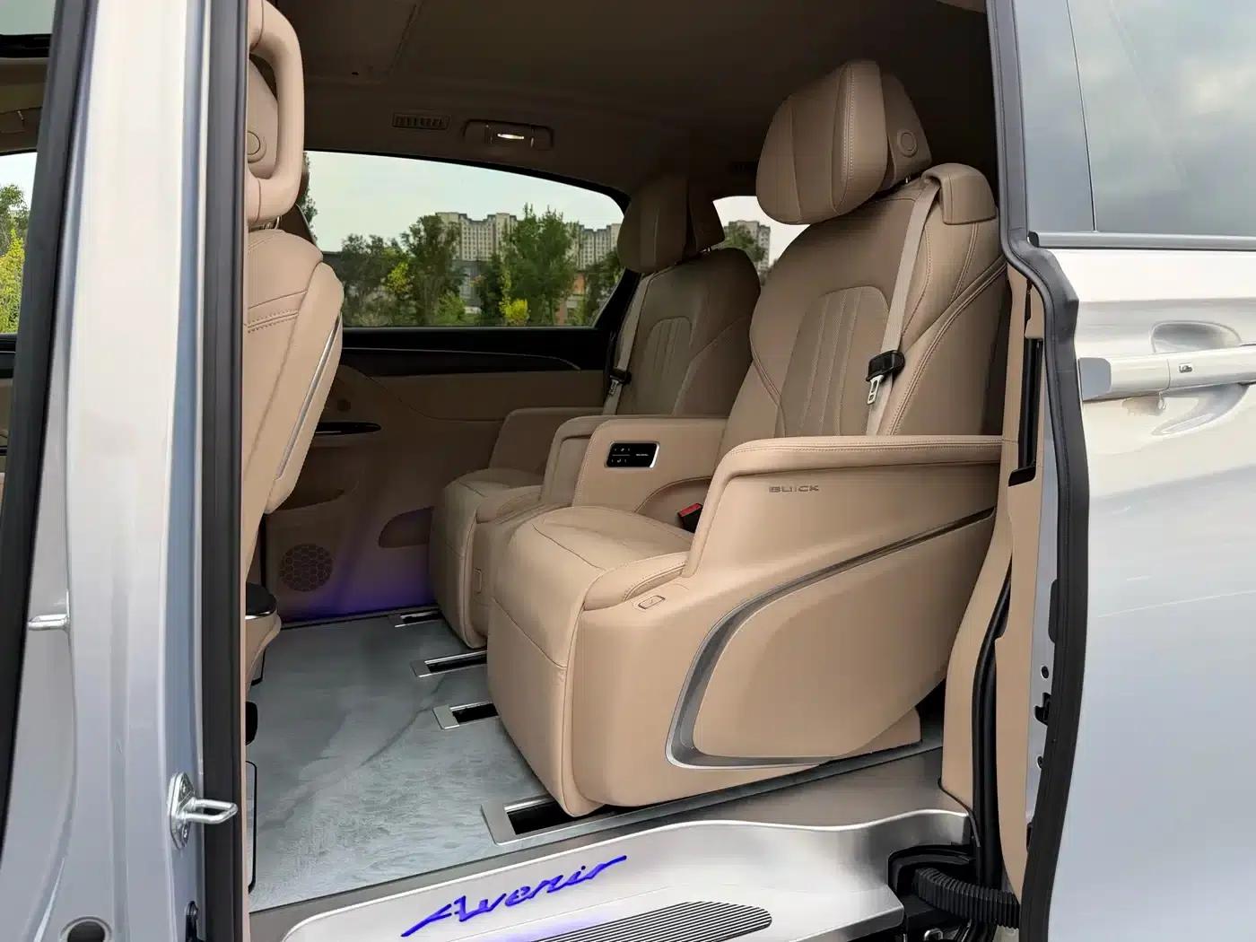 Buick GL8 PHEV 2025 Land Cruiser Premium Edition — миниатюра 7