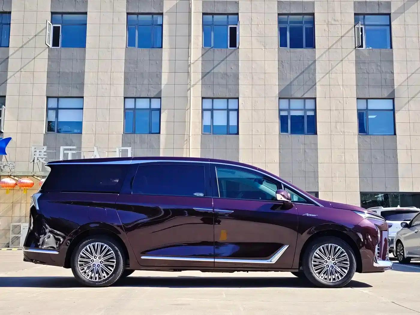 Buick GL8 PHEV 2024 Luxury Edition 7-seater — миниатюра 4