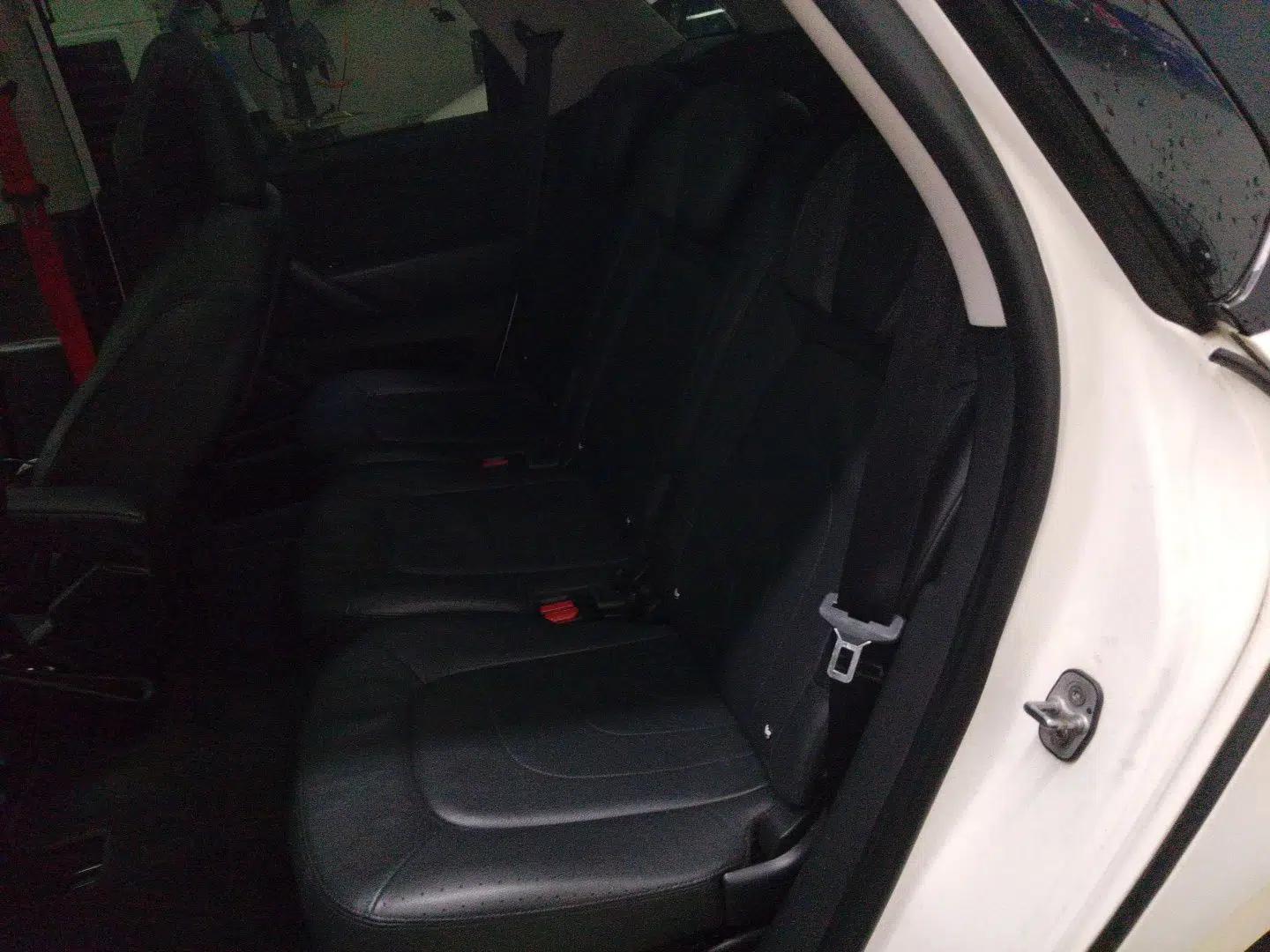 Citroen C4 Picasso 2015 1.6T Luxury 5-Seat Model — миниатюра 17