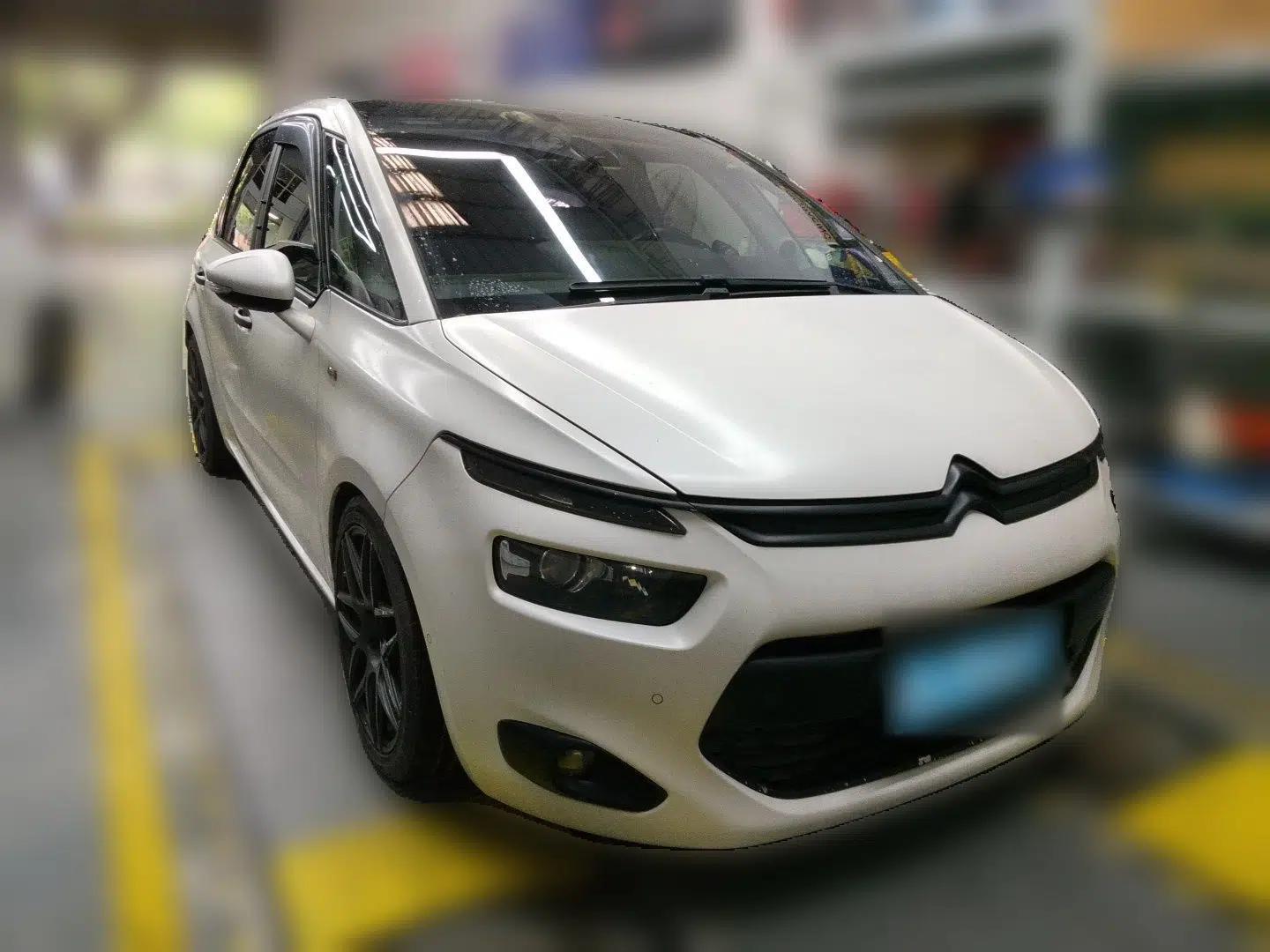 Citroen C4 Picasso 2015 1.6T Luxury 5-Seat Model — миниатюра 3