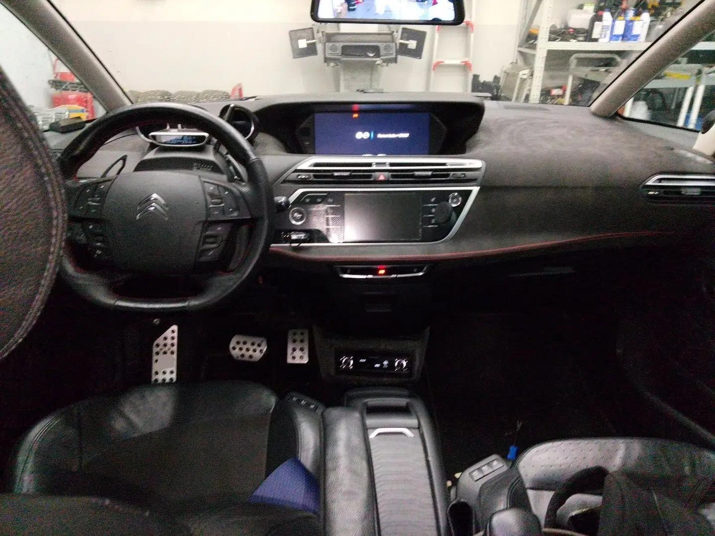 Citroen C4 Picasso 2015 1.6T Luxury 5-Seat Model — миниатюра 9