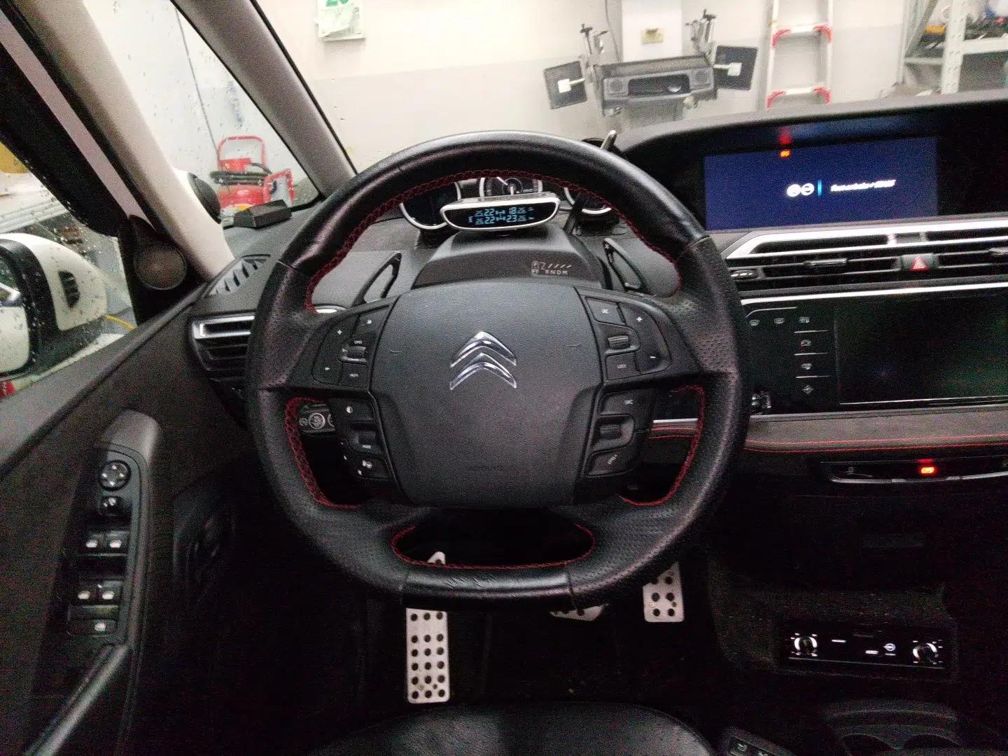 Citroen C4 Picasso 2015 1.6T Luxury 5-Seat Model — миниатюра 10