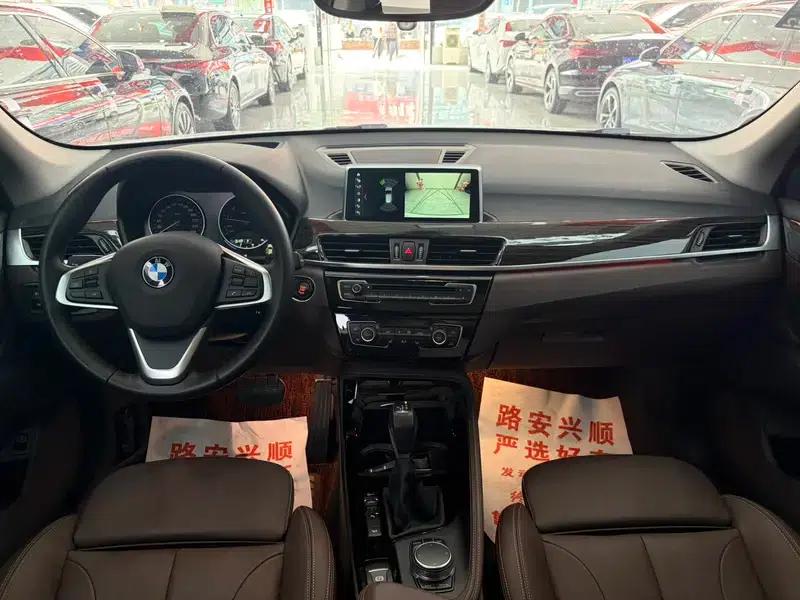 BMW X1 2018 xDrive20Li Luxury — миниатюра 12