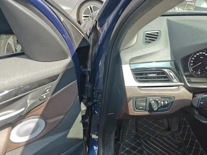 BMW X1 2022 sDrive25Li Leading Edition — миниатюра 13