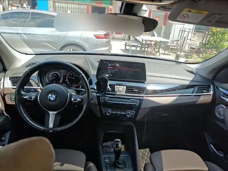 BMW X1 2022 sDrive25Li Leading Edition — миниатюра 10