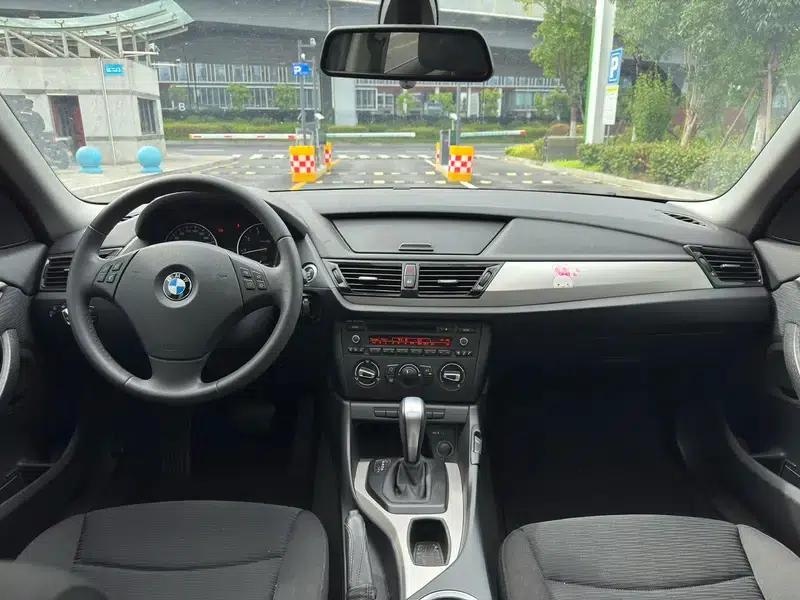 BMW X1 2013 sDrive18i Fashion Edition — миниатюра 8