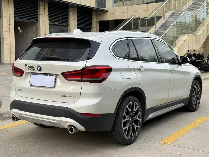BMW X1 2020 xDrive25Li Premium — миниатюра 6