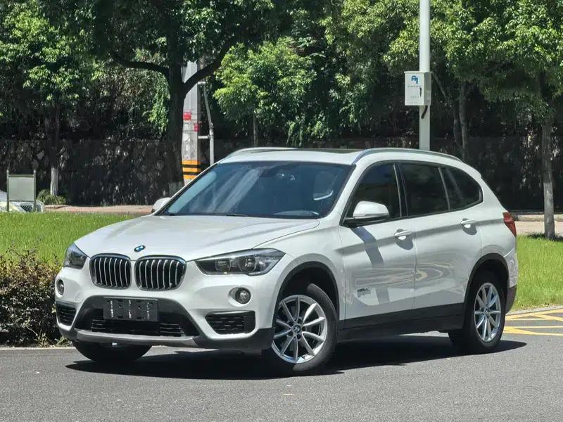 BMW X1 2016 sDrive18Li Fashion Edition — миниатюра 1
