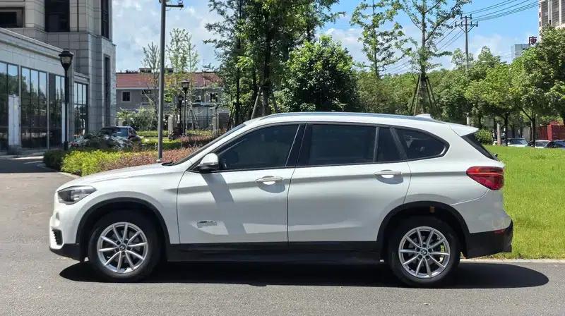BMW X1 2016 sDrive18Li Fashion Edition — миниатюра 3