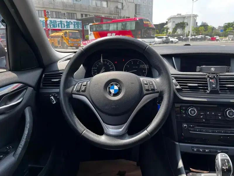 BMW X1 2015 sDrive18i Leading Upgrade Edition — миниатюра 14