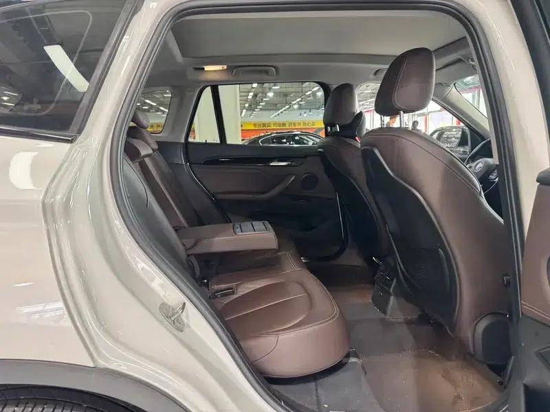 BMW X1 2019 xDrive20Li Premium — миниатюра 24