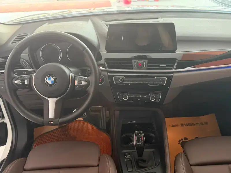 BMW X1 2022 sDrive25Li Leading Edition — миниатюра 9