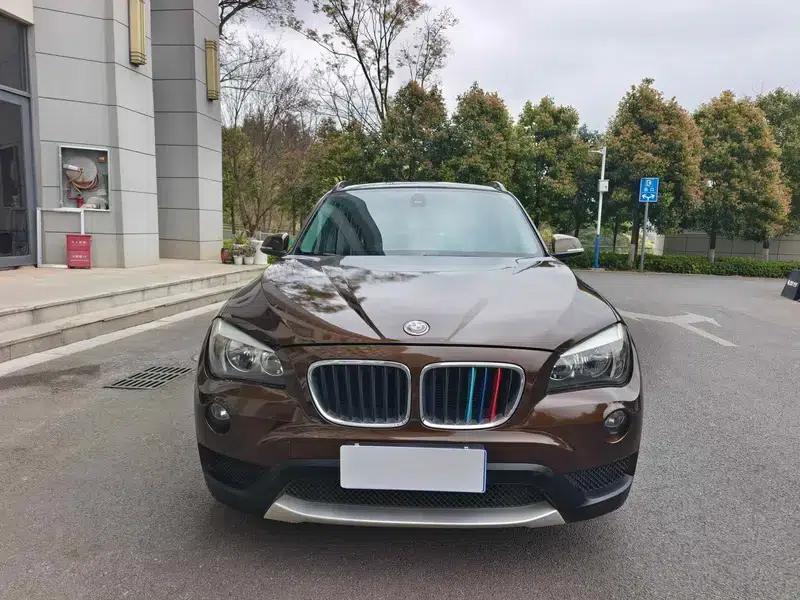 BMW X1 2012 sDrive18i Luxury — миниатюра 2