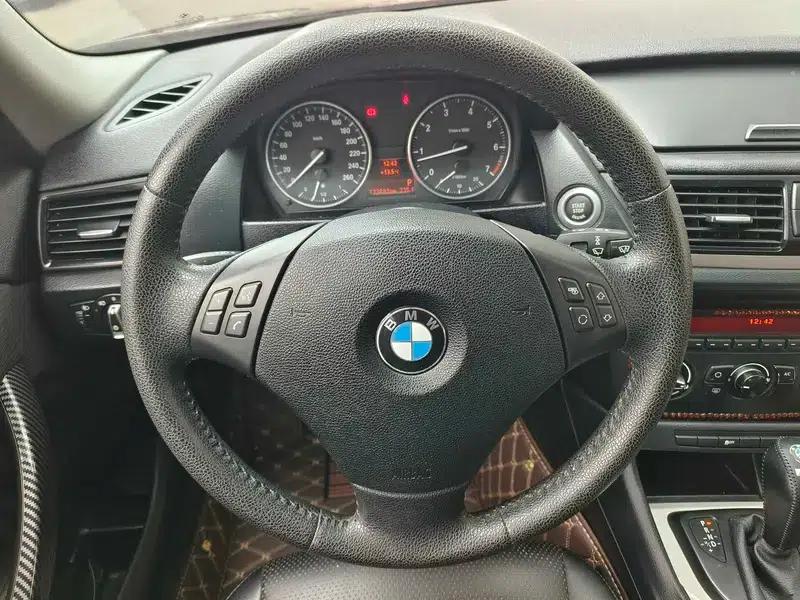 BMW X1 2012 sDrive18i Luxury — миниатюра 13