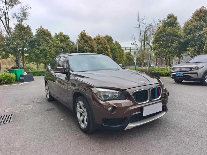 BMW X1 2012 sDrive18i Luxury — миниатюра 3