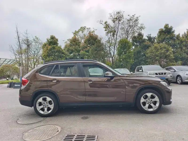 BMW X1 2012 sDrive18i Luxury — миниатюра 8