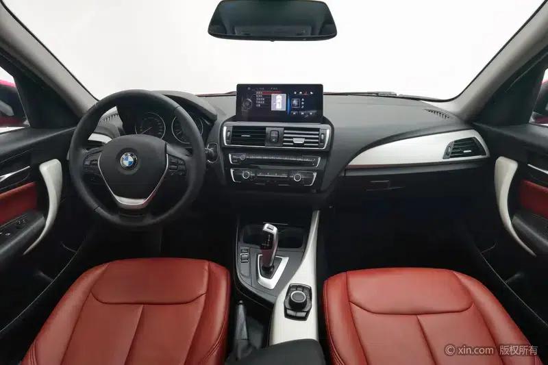 BMW 1 Series (Imported) 2016 118i Leading Edition — миниатюра 13