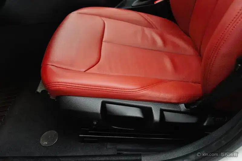 BMW 1 Series (Imported) 2016 118i Leading Edition — миниатюра 18