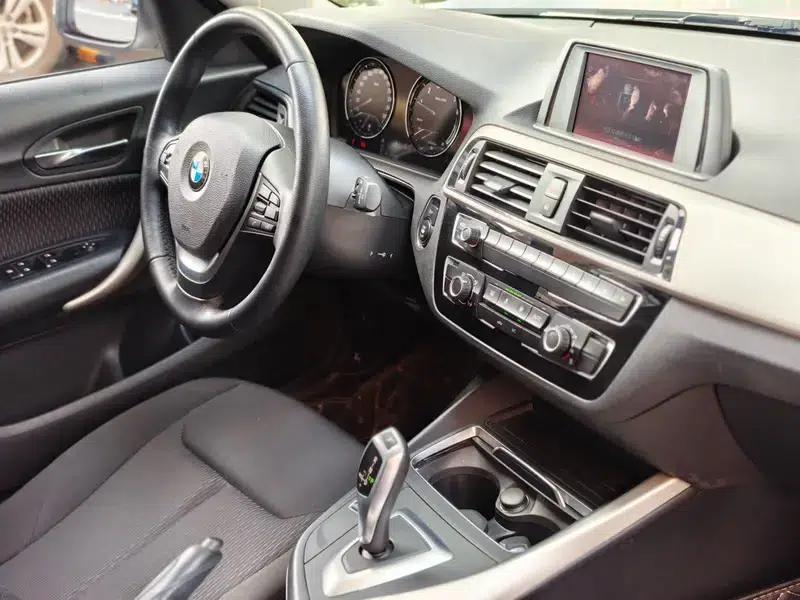 BMW 1 Series (Imported) 2018 118i Leading Edition — миниатюра 12