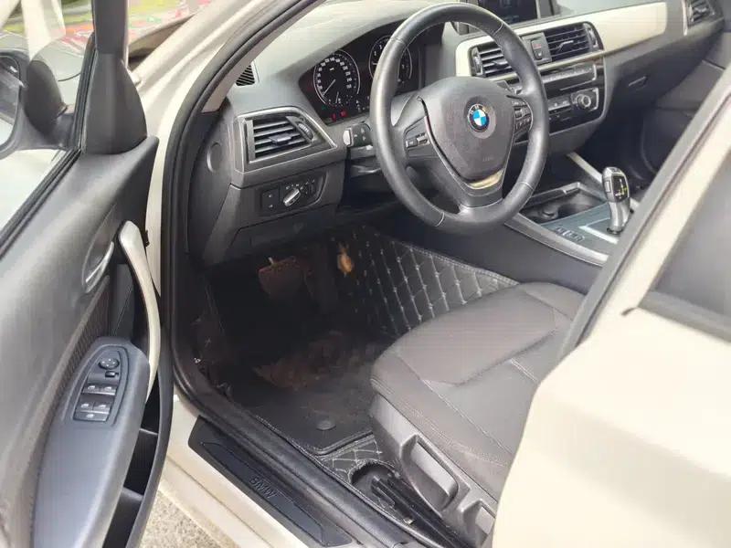 BMW 1 Series (Imported) 2018 118i Leading Edition — миниатюра 13