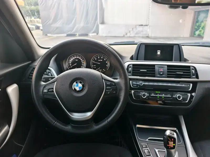 BMW 1 Series (Imported) 2018 118i Leading Edition — миниатюра 12