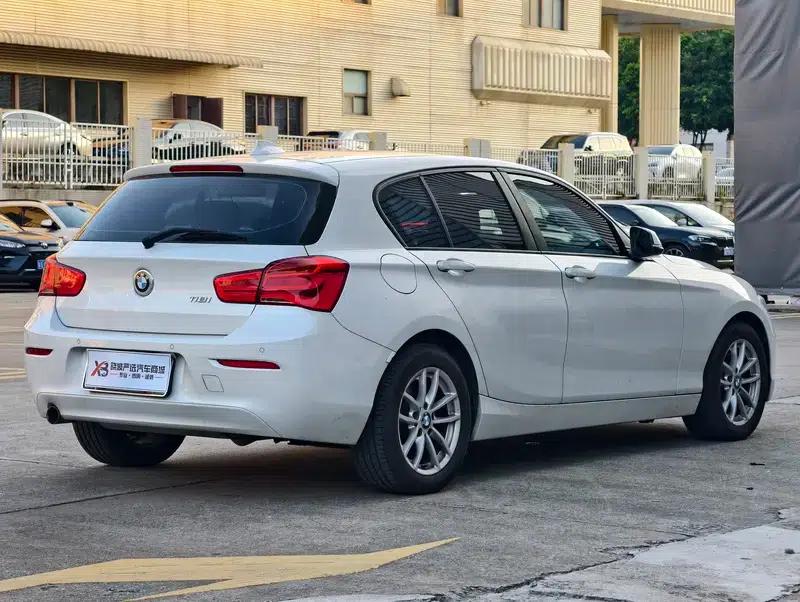 BMW 1 Series (Imported) 2018 118i Leading Edition — миниатюра 7