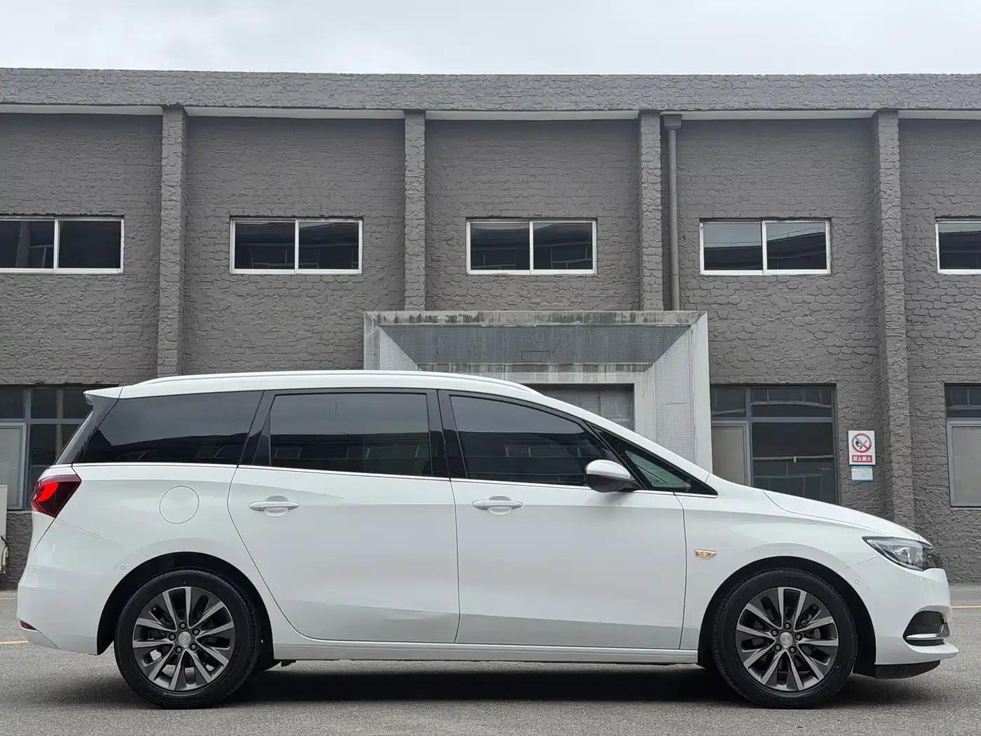Buick GL6 2021 323T Mild Hybrid Connected Premium Edition — миниатюра 7