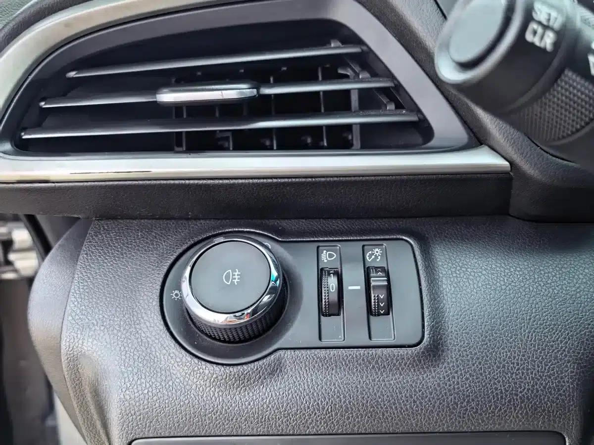Buick GL6 2019 18T 6-seater Connected Luxury Model (China VI Emission Standard) — миниатюра 14