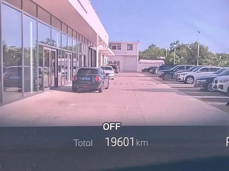 BMW X5 2024 xDrive 40Li Luxury Black Flame Limited Edition — миниатюра 3