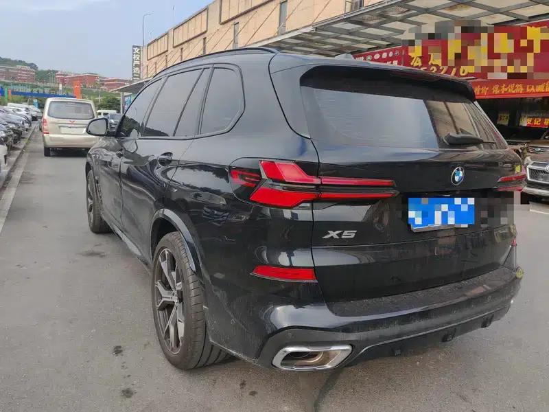 BMW X5 2023 xDrive30Li M Sport Package — миниатюра 4
