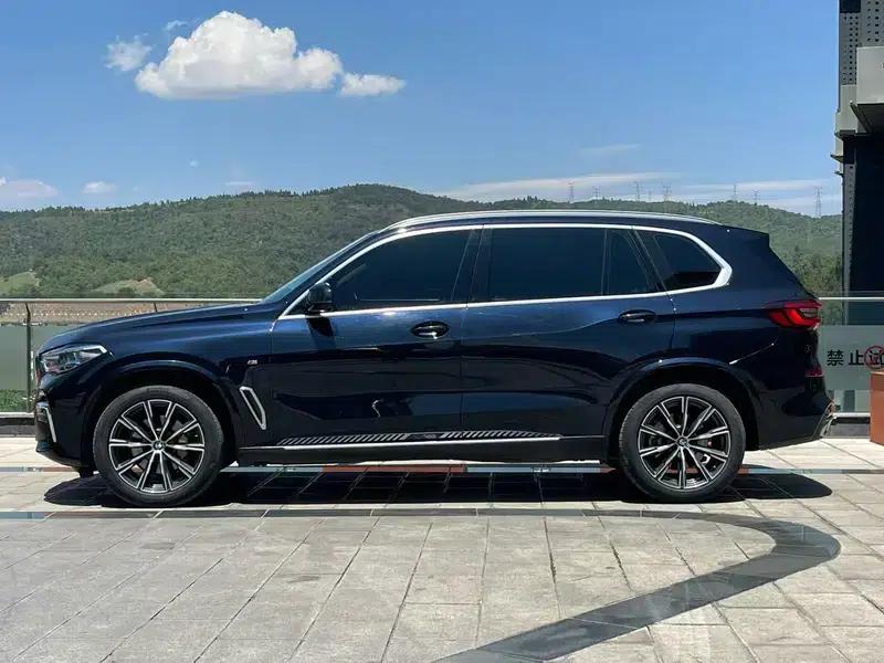 BMW X5 2022 xDrive 30Li M Sport Package — миниатюра 3