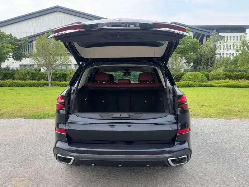 BMW X5 2023 xDrive30Li M Sport Package — миниатюра 11