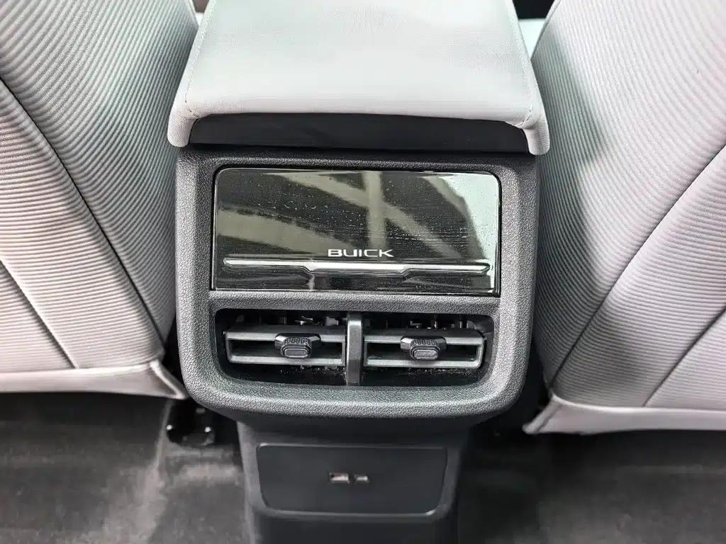 Buick E5 2023 Premium Standard Range Edition — миниатюра 11