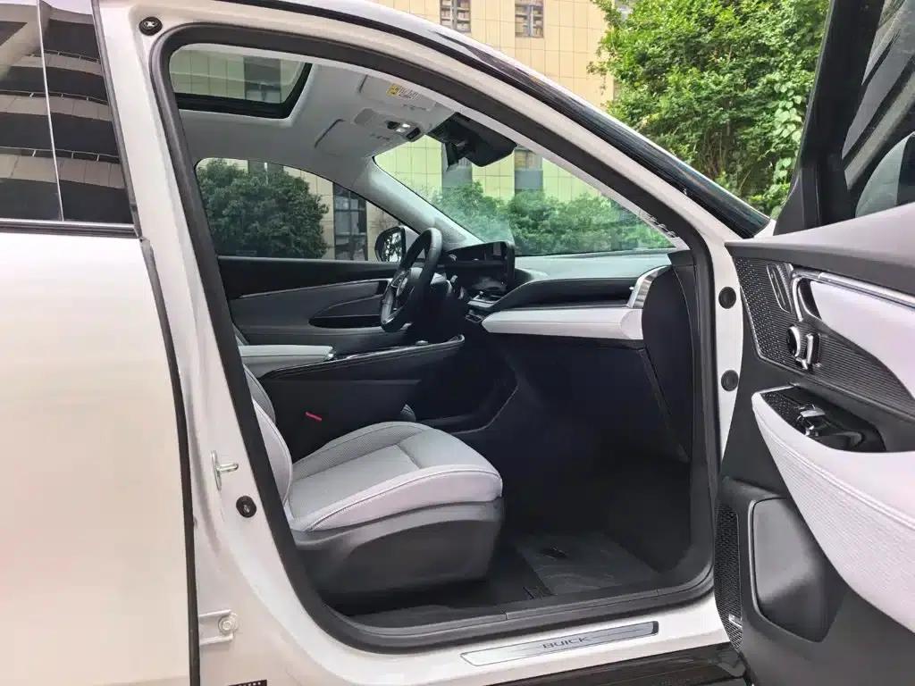 Buick E5 2023 Premium Standard Range Edition — миниатюра 7
