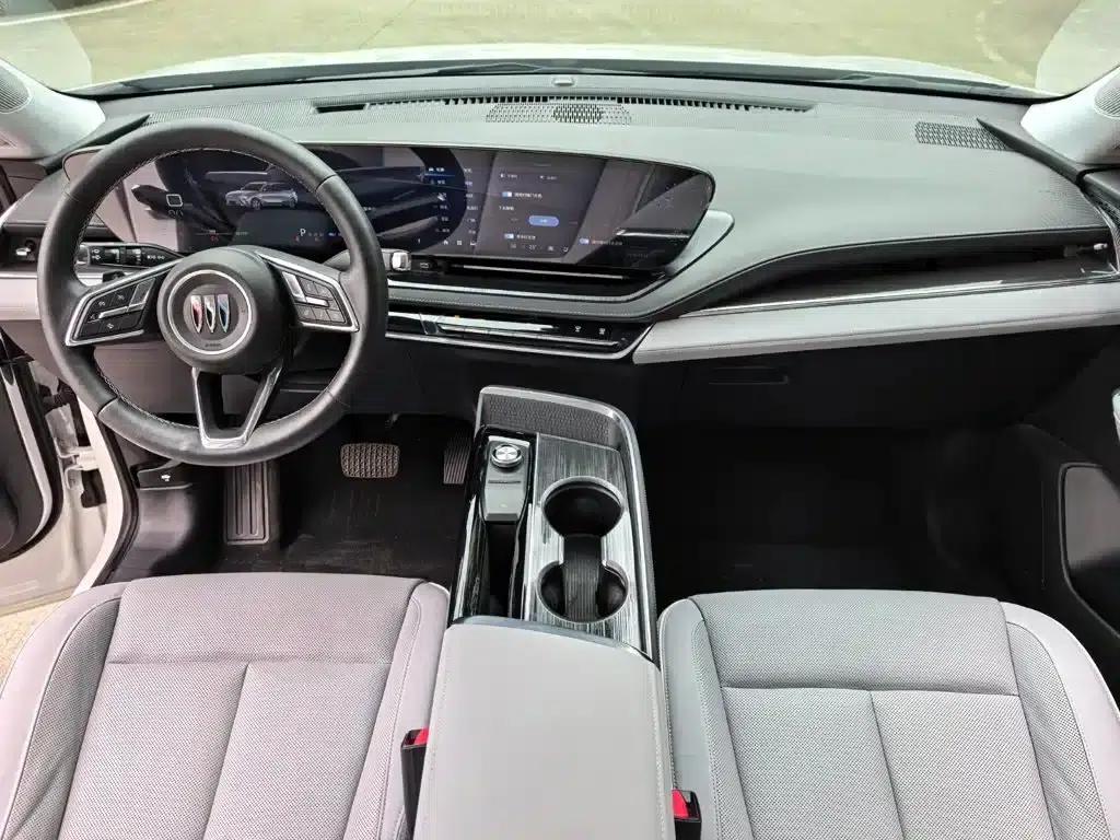 Buick E5 2023 Premium Standard Range Edition — миниатюра 9