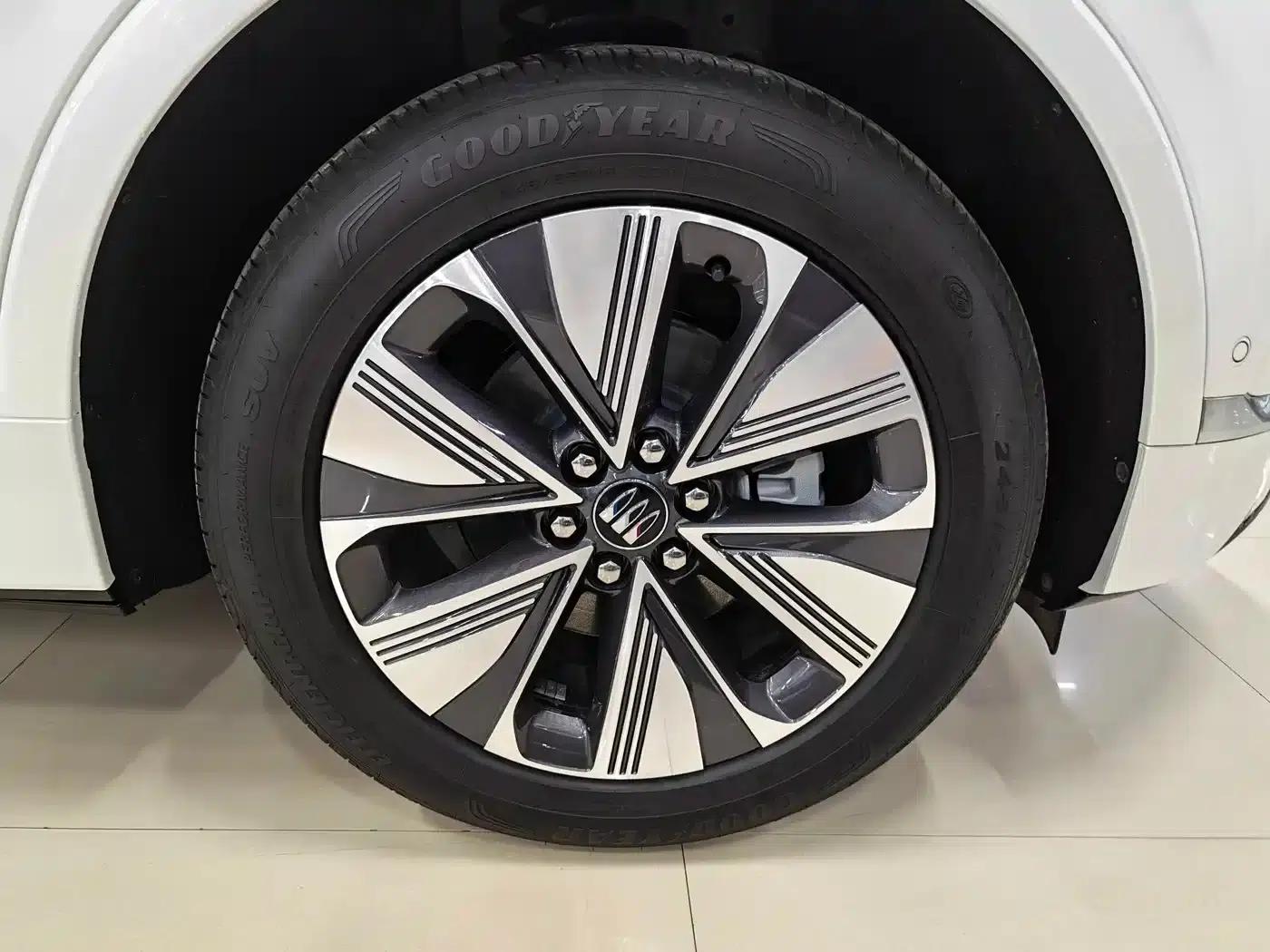 Buick E5 2025 620KM Premium Edition — миниатюра 18