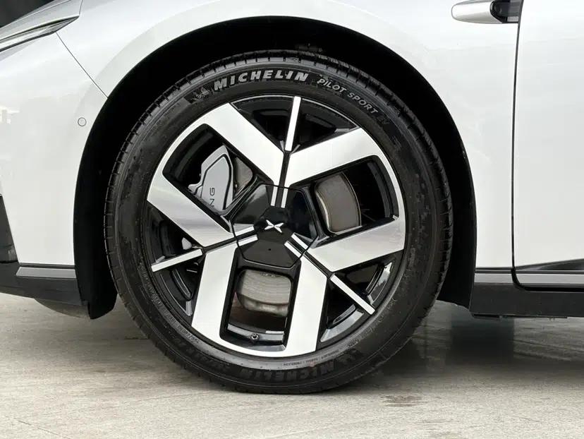 XPeng P7+ 2026 Model, Range-Extended 1550 Max Flagship Edition — миниатюра 7