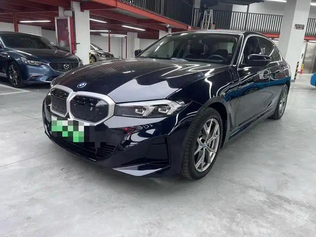 BMW i3 2022 eDrive35L