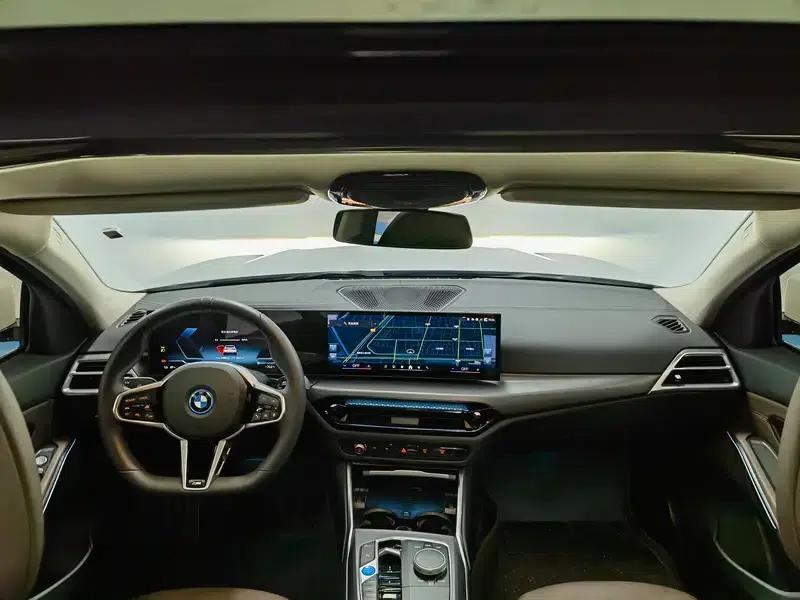 BMW i3 2025 eDrive35L — миниатюра 14