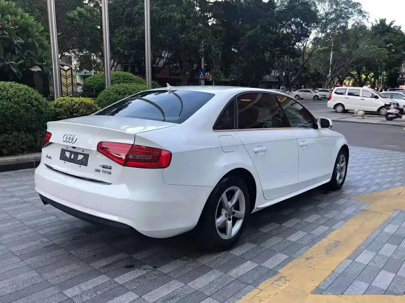 Audi A4L 2013 35 TFSI Automatic Technology Edition — миниатюра 6