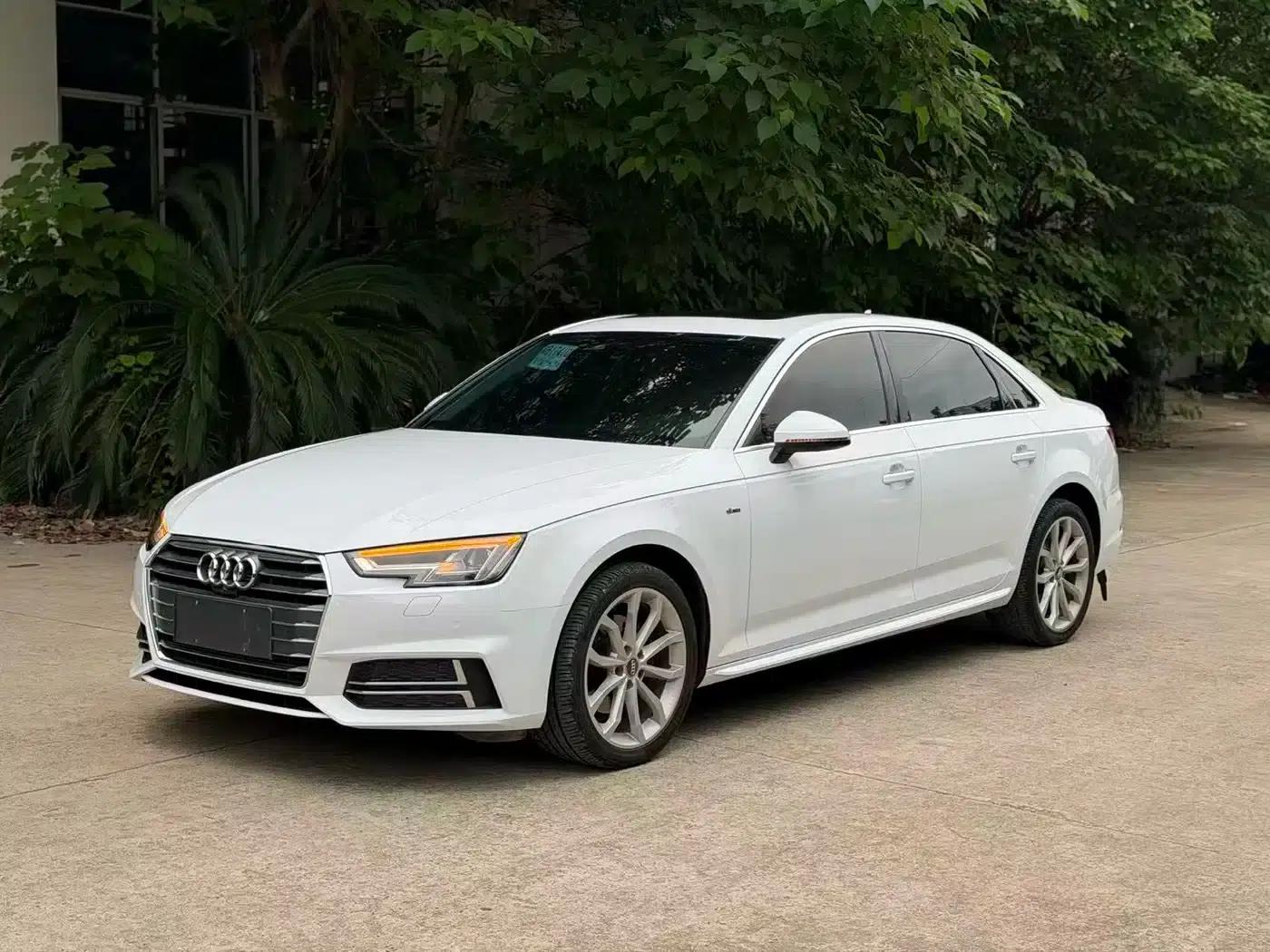 Audi A4L 2018 30th Anniversary Edition 40 TFSI Fashion Model — миниатюра 1